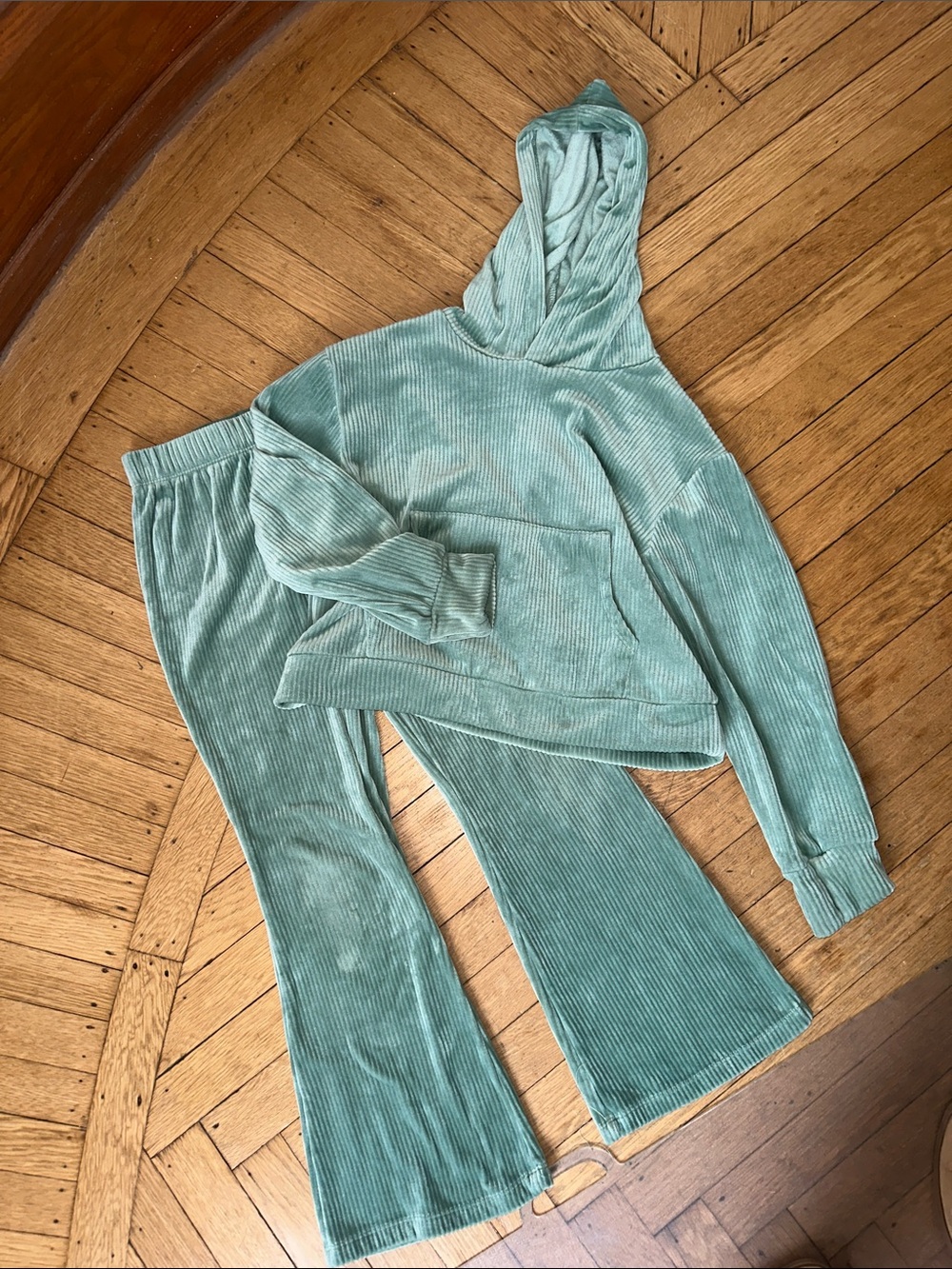 Girls extremely soft btween Mint Green Ribbed Hoodie & Flared Pants Set